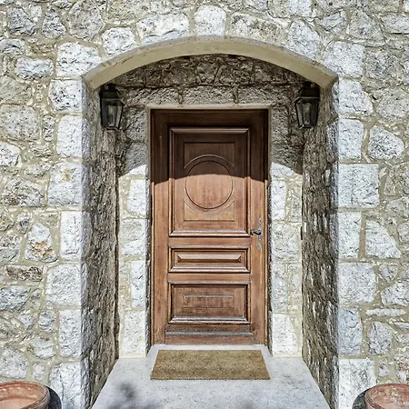Le Charme Authentique De La Cote D'azur